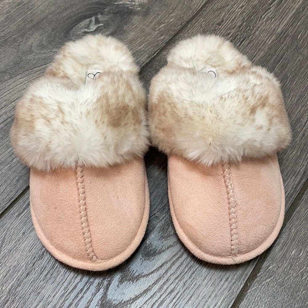 Girls faux fur lined slippers